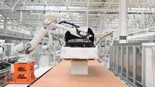 一汽紅旗繁榮工廠 搶占新能源汽車行業(yè)制高點 爭當紅旗高品質(zhì)產(chǎn)品智造者